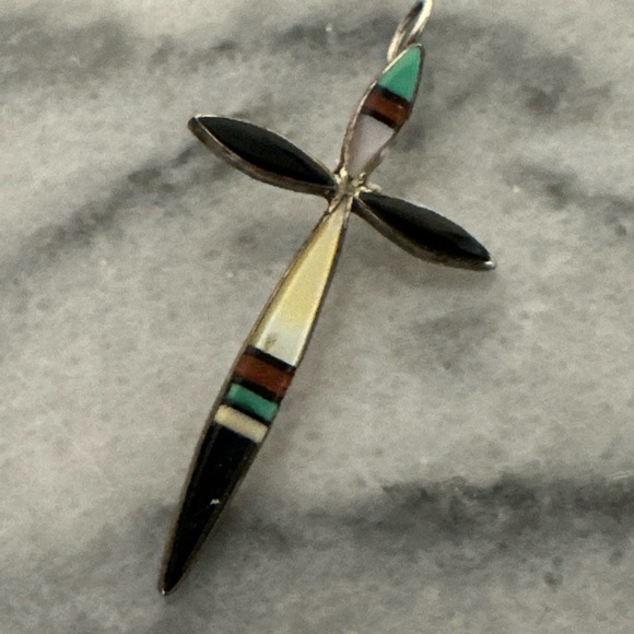 Zuni handmade & signed by artist 925 sterling silver Cross Pendant - Picture 4 of 16